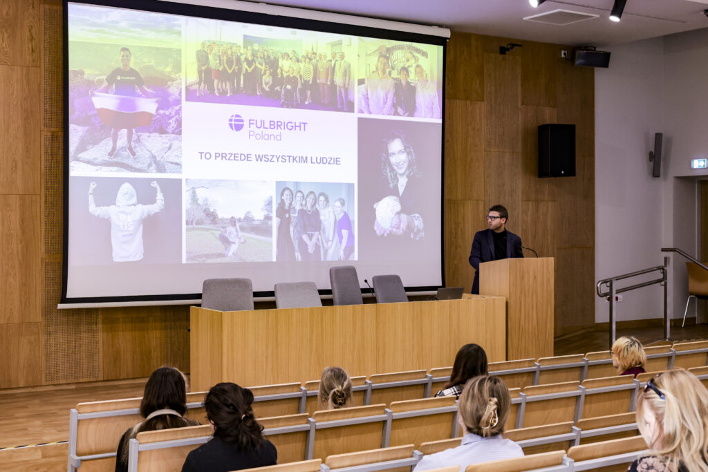 Droga na studia w USA – Fulbright na UKEN